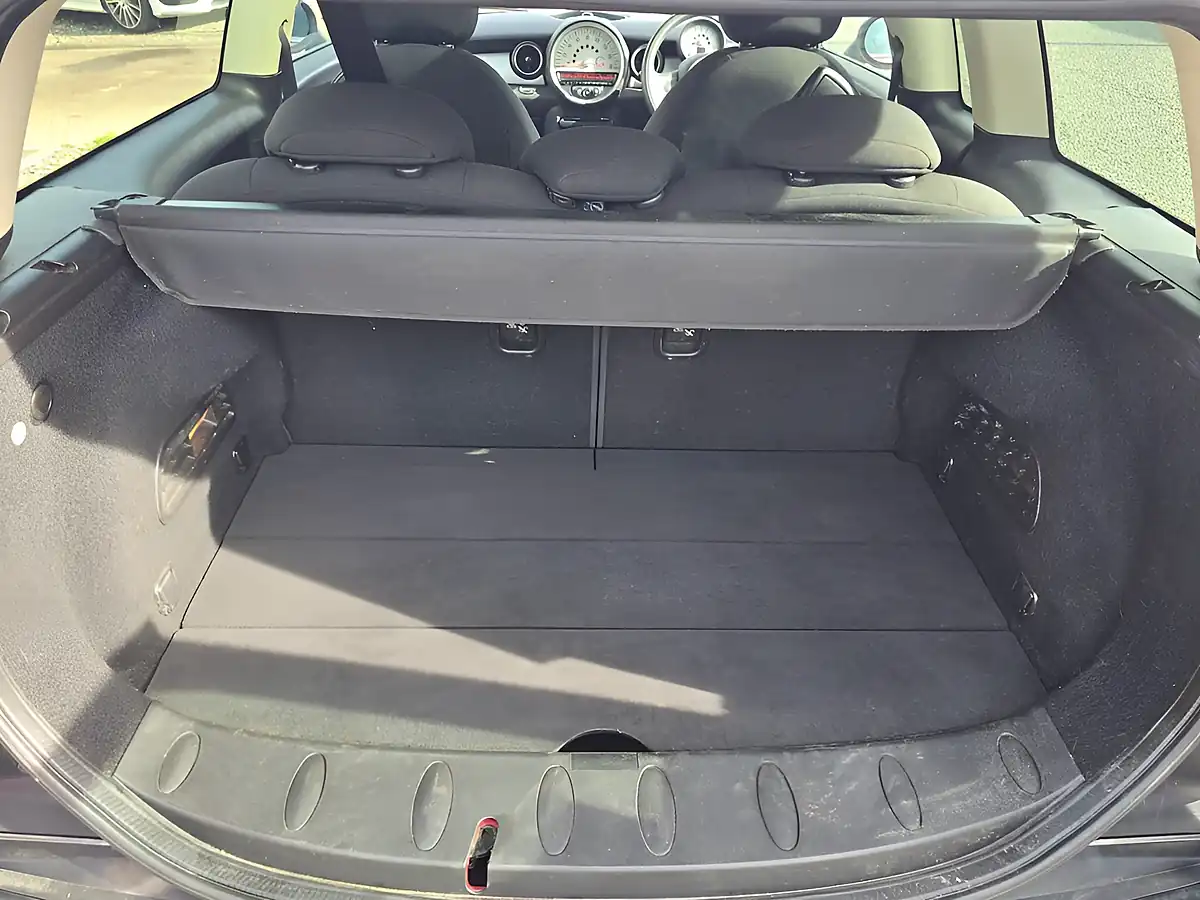 Used 2012 MINI Clubman Cooper Red - Interior and Exterior details 17