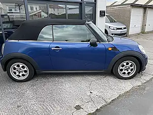 Used 2012 MINI Convertible One (pepper Pack) Lightning Blue Metallic - Interior and Exterior details 16