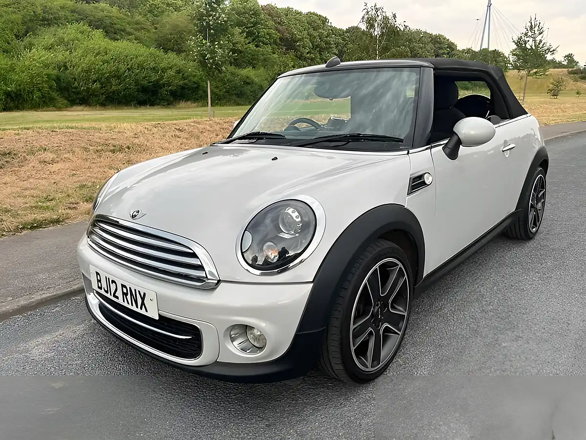 Used 2012 MINI Convertible Soho Silver - Interior and Exterior details 11