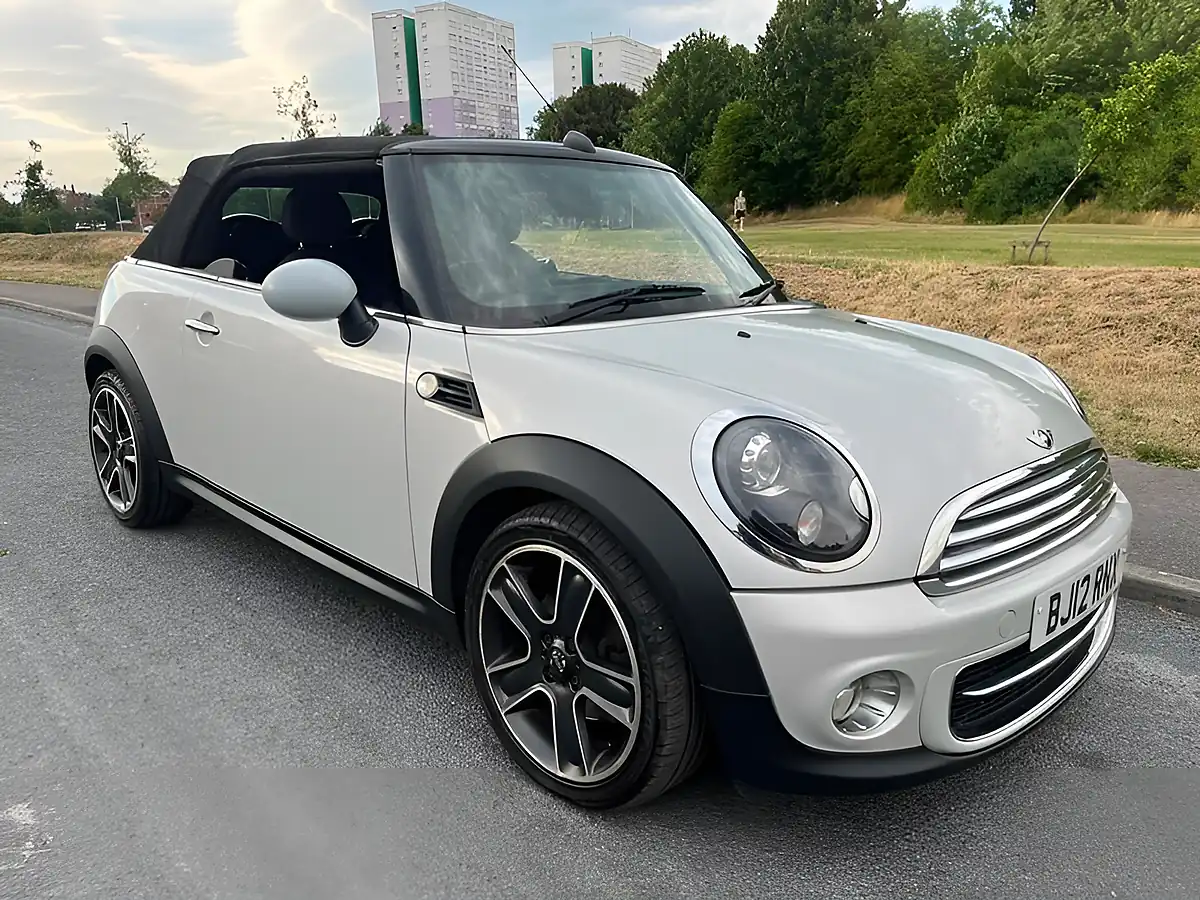 Used 2012 MINI Convertible Soho Silver - Interior and Exterior details 6