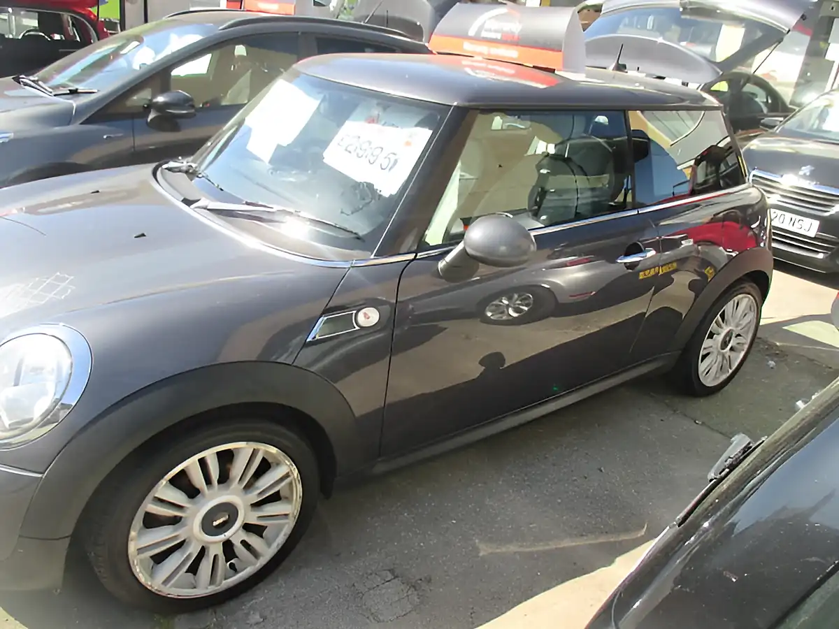 Used 2012 MINI Cooper Grey - Interior and Exterior details 4