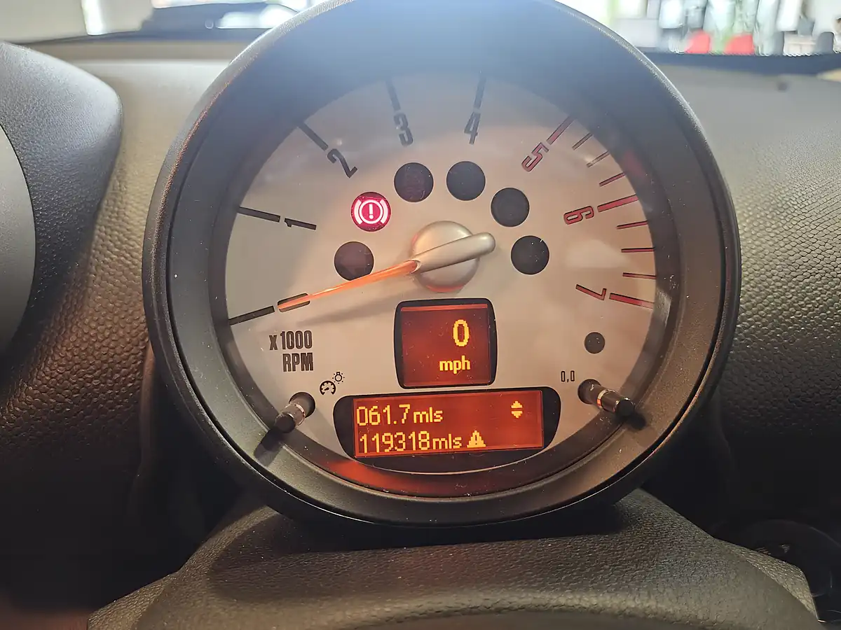 Used 2012 MINI Countryman ALL4 White - Interior and Exterior details 13