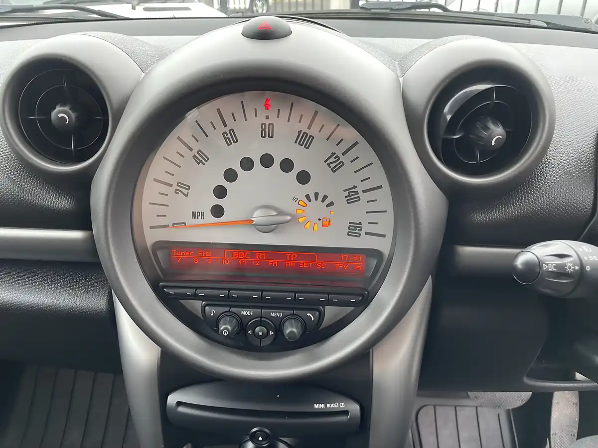 Used 2012 MINI Countryman Chili Ii Pack Crystal Silver Metallic - Interior and Exterior details 13
