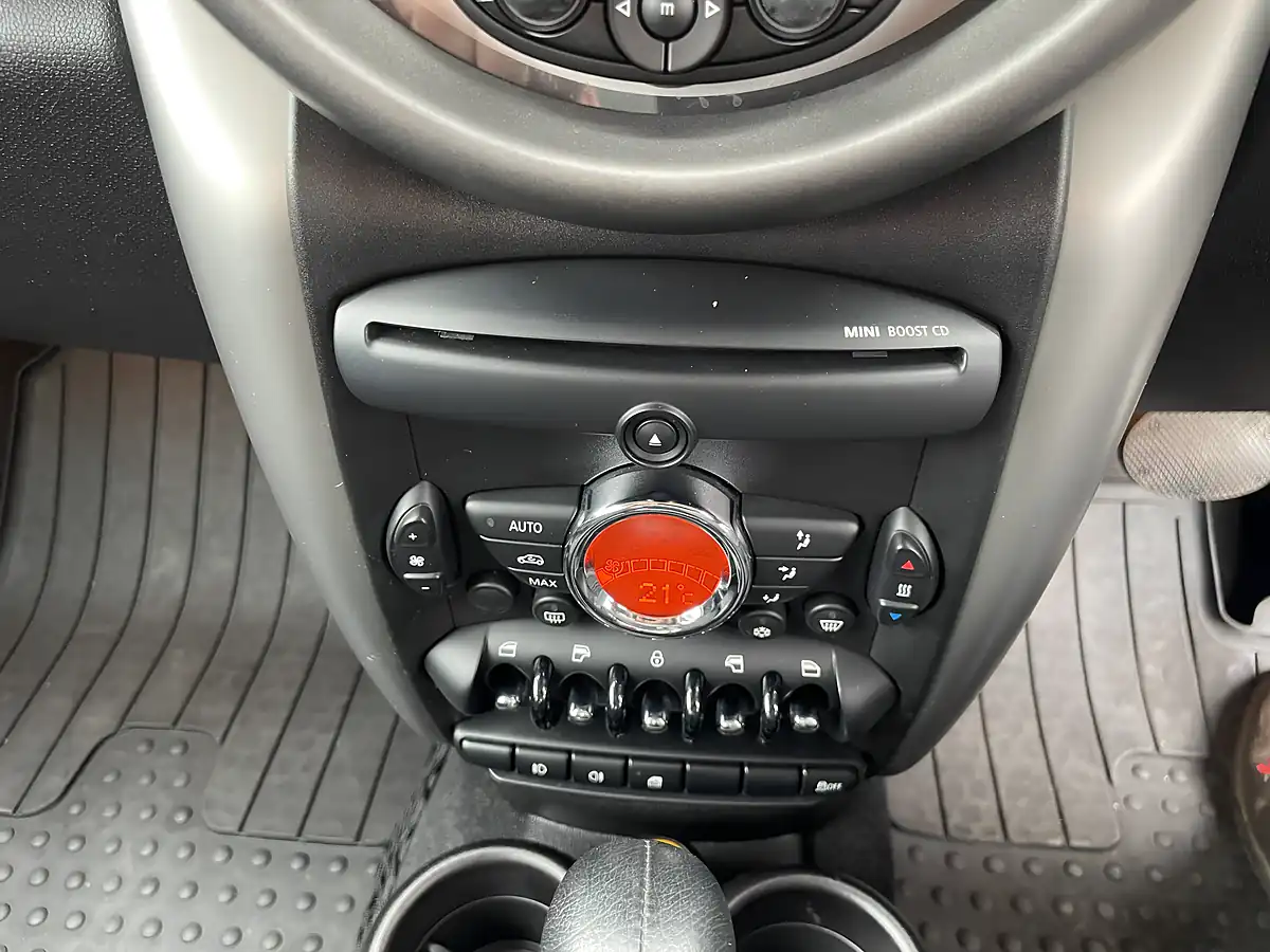 Used 2012 MINI Countryman Chili Ii Pack Crystal Silver Metallic - Interior and Exterior details 14