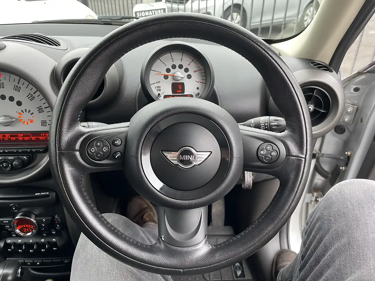 Used 2012 MINI Countryman Chili Ii Pack Crystal Silver Metallic - Interior and Exterior details 16