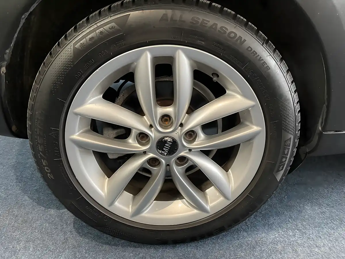 Used 2012 MINI Countryman Chili Ii Pack Crystal Silver Metallic - Interior and Exterior details 18