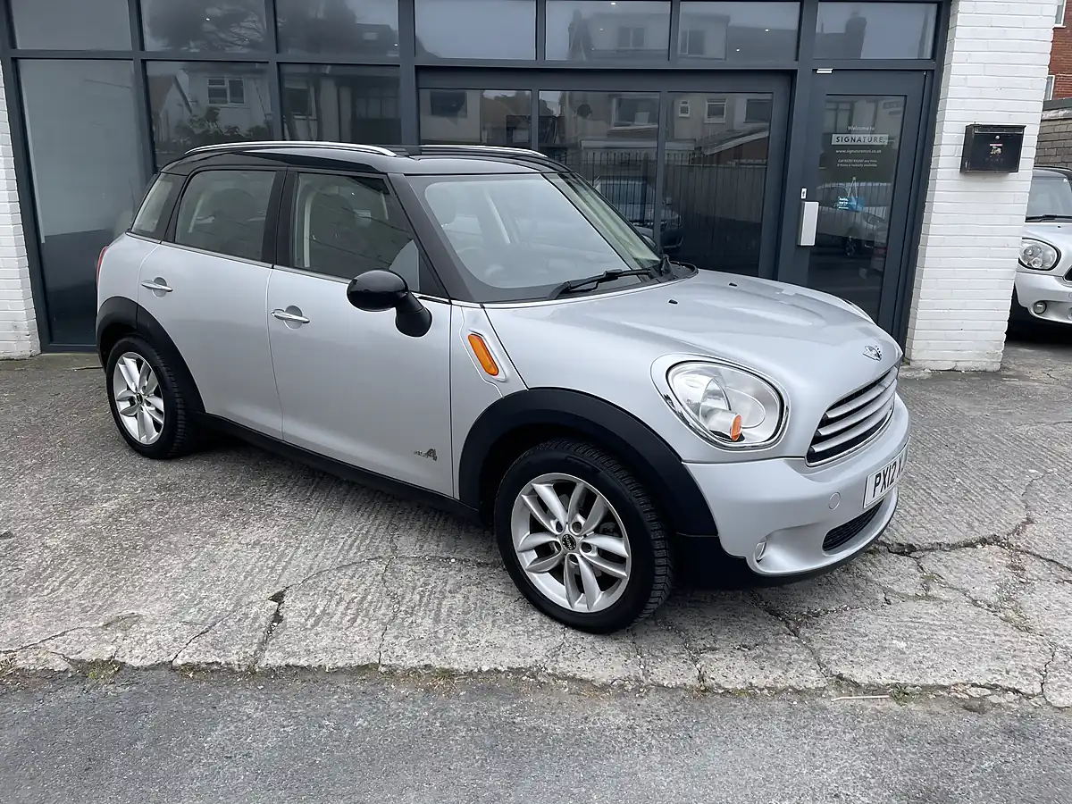 Used 2012 MINI Countryman Chili Ii Pack Crystal Silver Metallic - Interior and Exterior details 2
