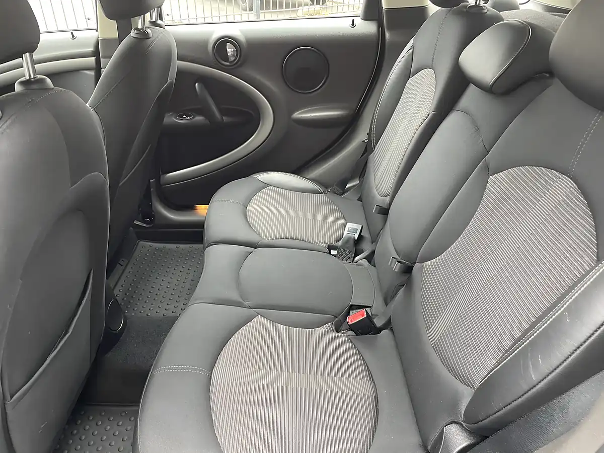 Used 2012 MINI Countryman Chili Ii Pack Crystal Silver Metallic - Interior and Exterior details 7