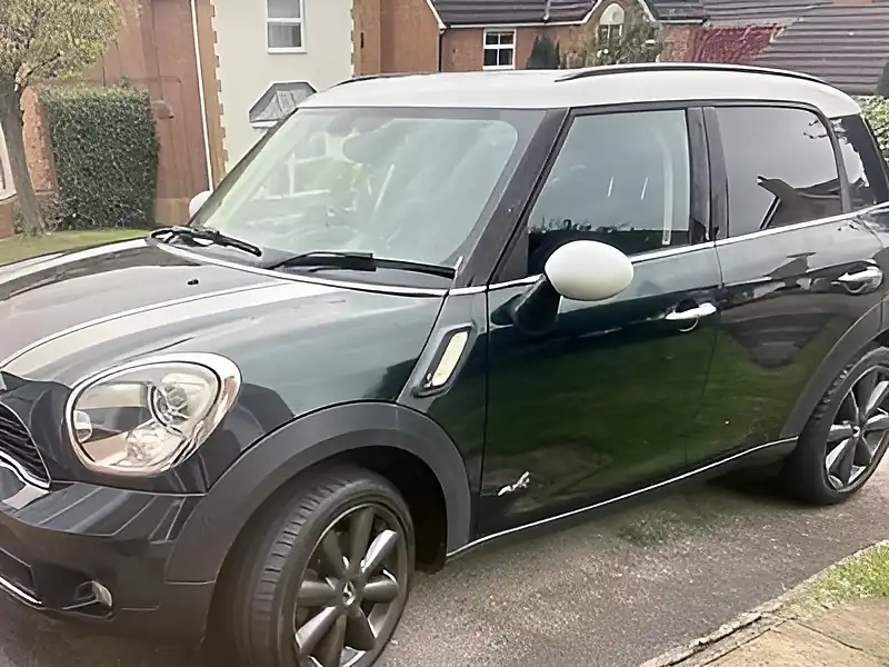 Used 2012 MINI Countryman Chili Pack Oxford Green Metallic - Interior and Exterior details 4