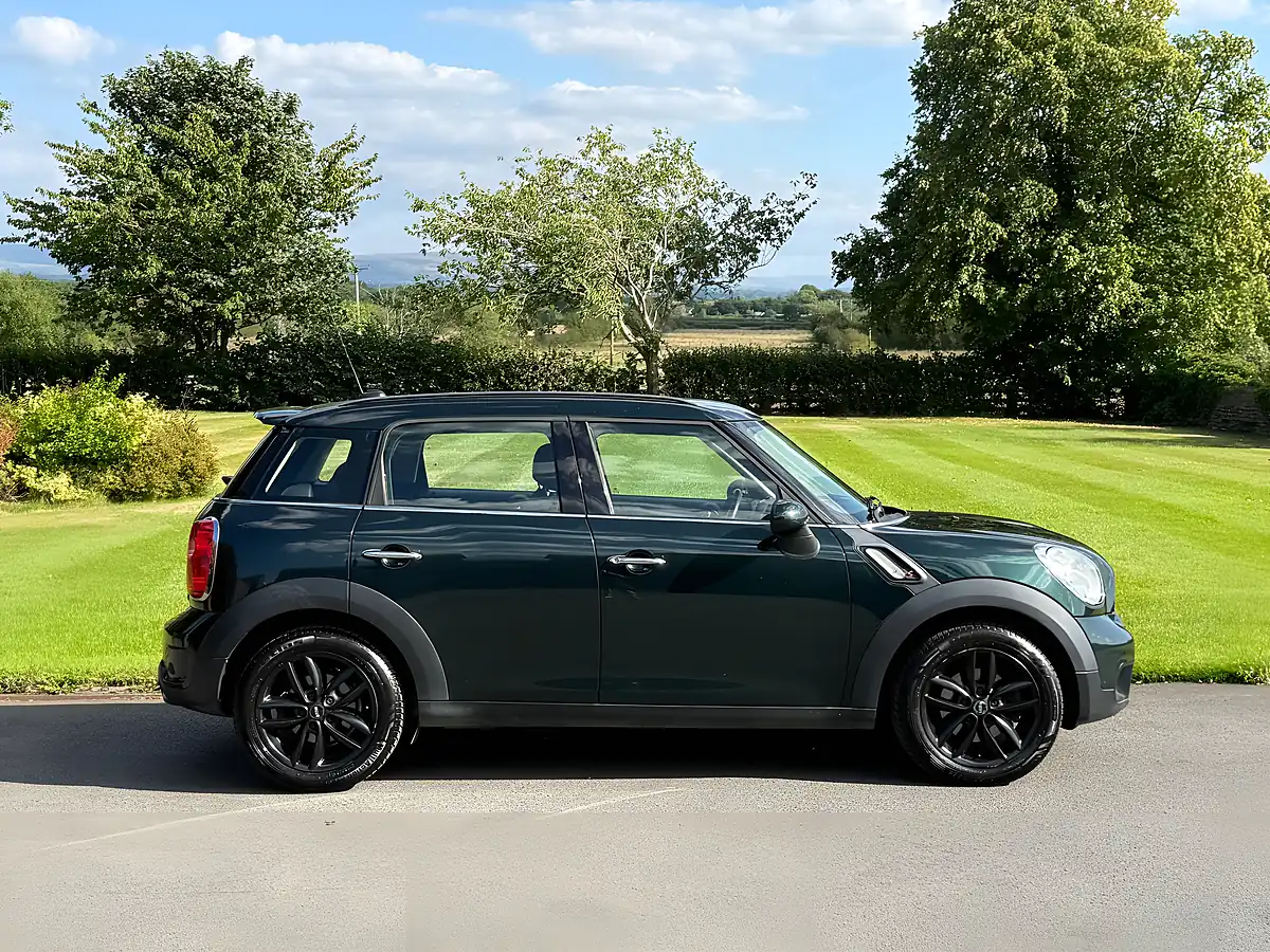 Used 2012 MINI Countryman Cooper Green - Interior and Exterior details 8
