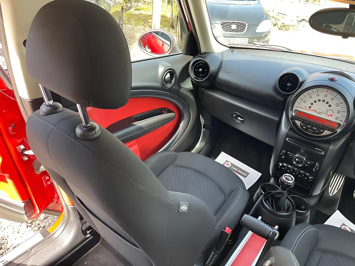 Used 2012 MINI Countryman Cooper Red - Interior and Exterior details 3