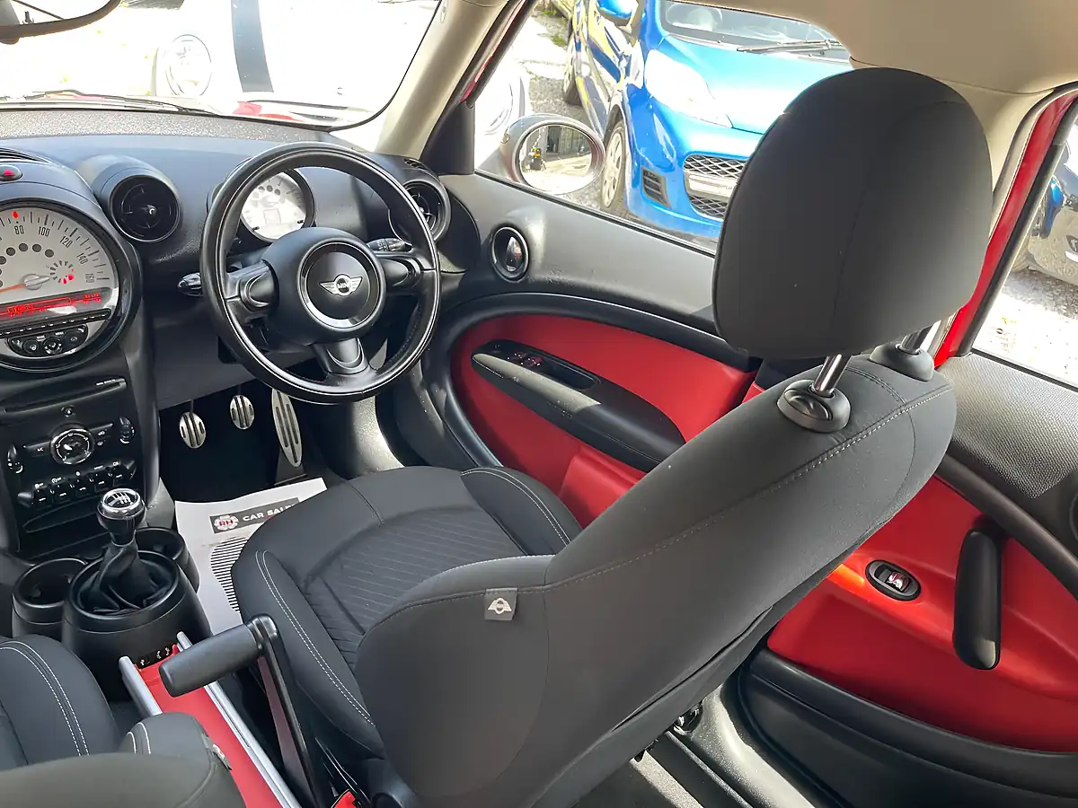 Used 2012 MINI Countryman Cooper Red - Interior and Exterior details 5