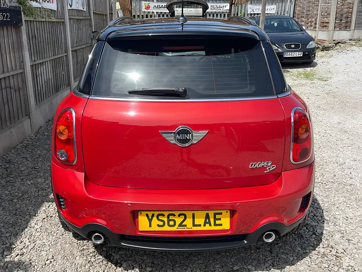 Used 2012 MINI Countryman Cooper Red - Interior and Exterior details 8