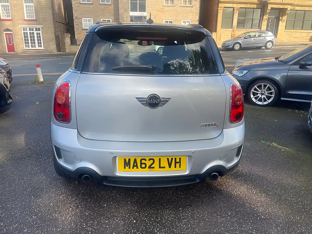 Used 2012 MINI Countryman Cooper S Silver - Interior and Exterior details 4