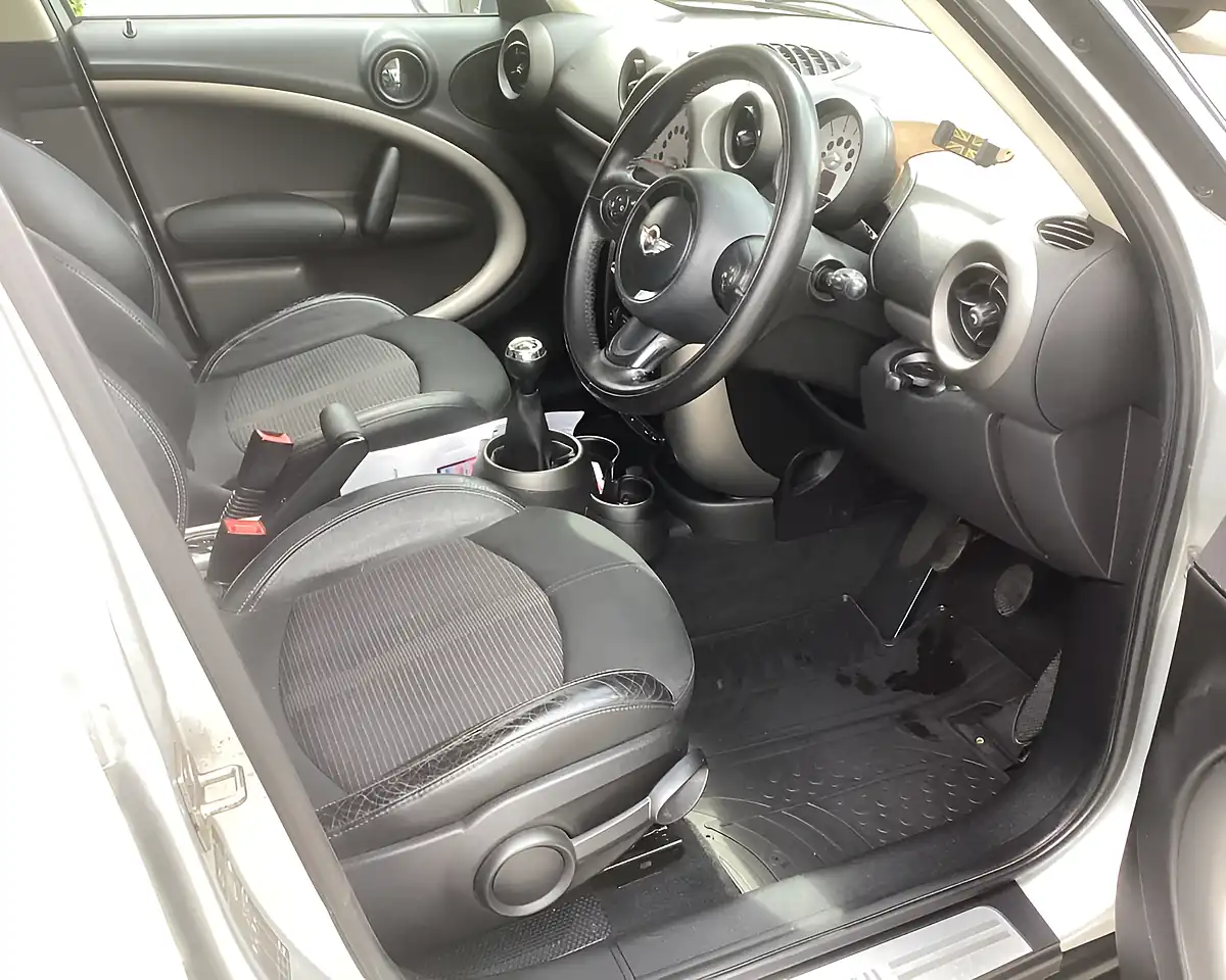 Used 2012 MINI Countryman Cooper Silver - Interior and Exterior details 18