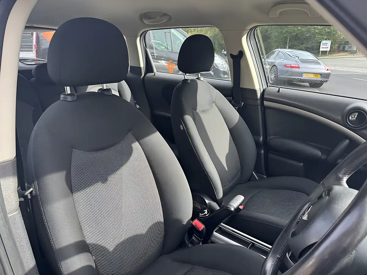 Used 2012 MINI Countryman Cooper Silver - Interior and Exterior details 10