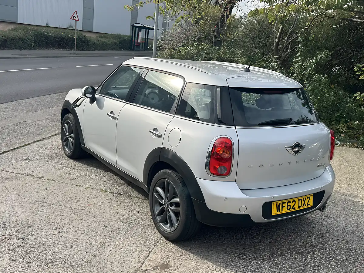 Used 2012 MINI Countryman Cooper Silver - Interior and Exterior details 14