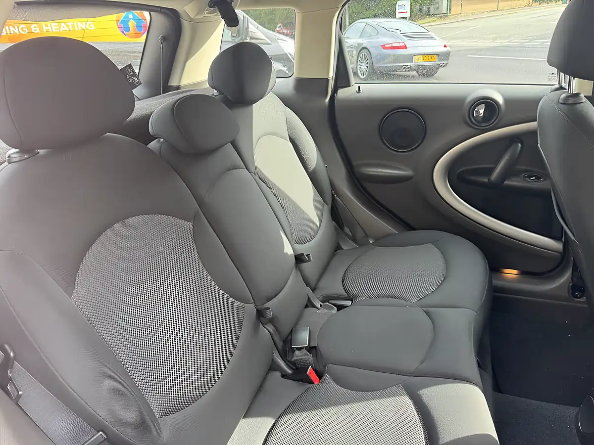 Used 2012 MINI Countryman Cooper Silver - Interior and Exterior details 17