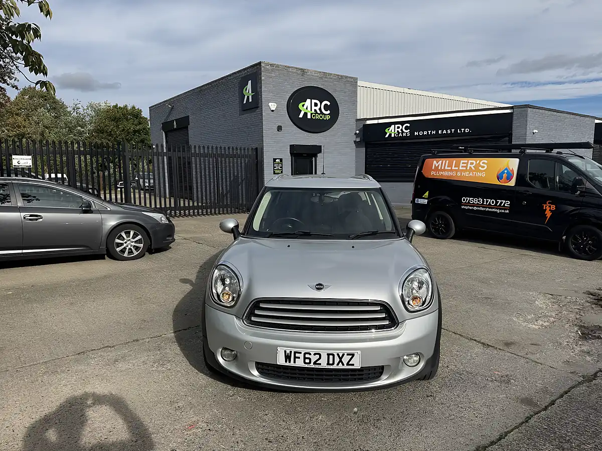 Used 2012 MINI Countryman Cooper Silver - Interior and Exterior details 2