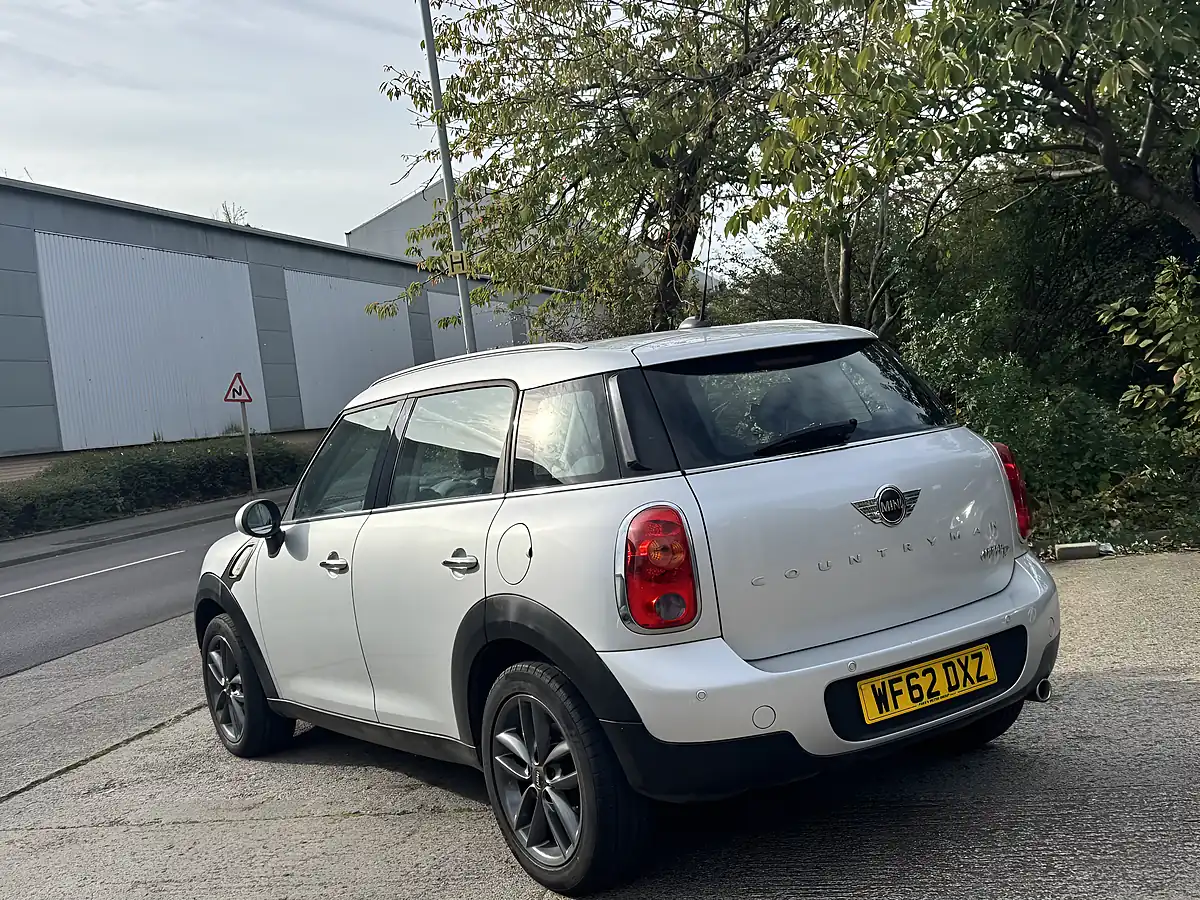 Used 2012 MINI Countryman Cooper Silver - Interior and Exterior details 4