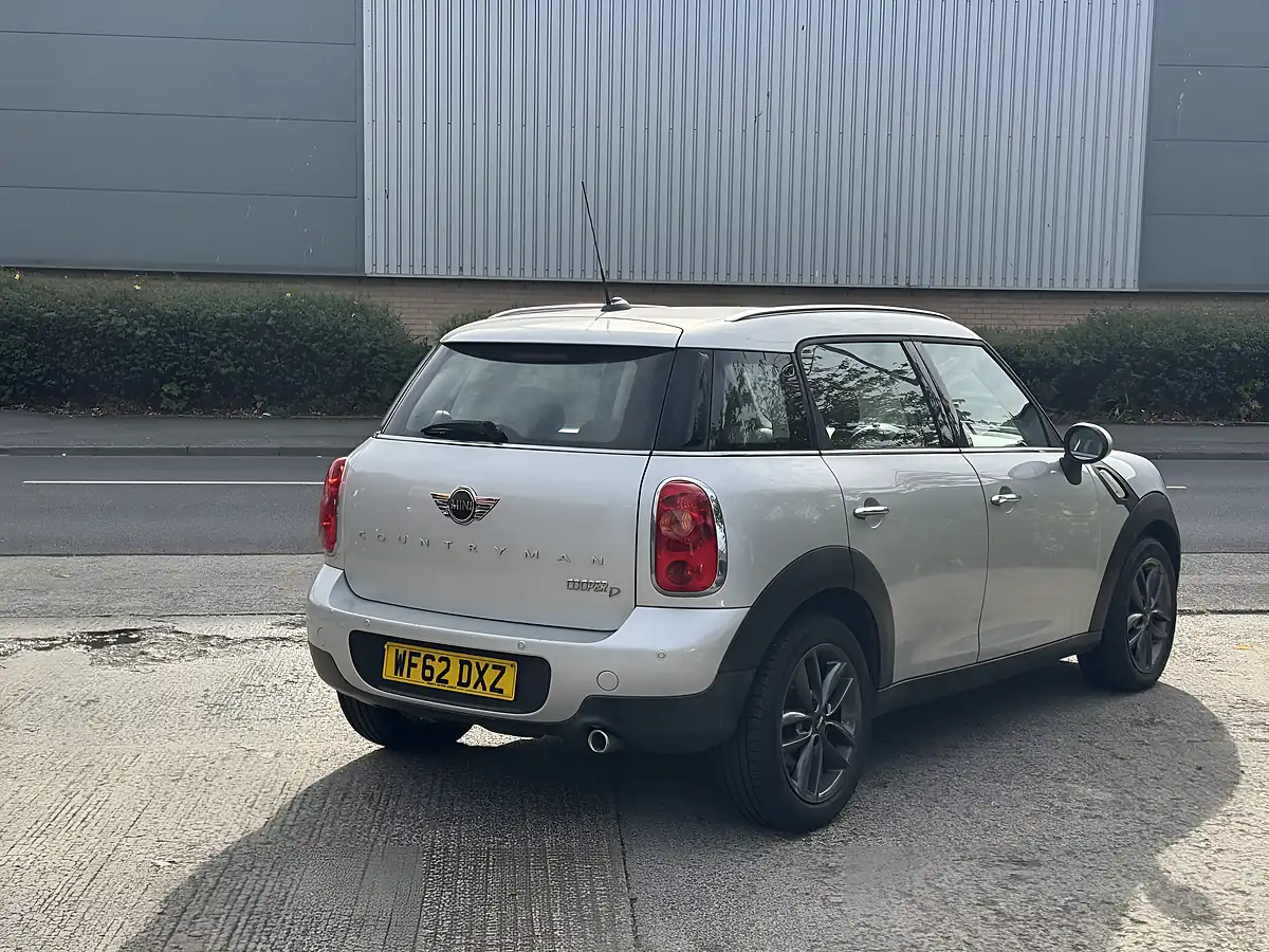Used 2012 MINI Countryman Cooper Silver - Interior and Exterior details 6