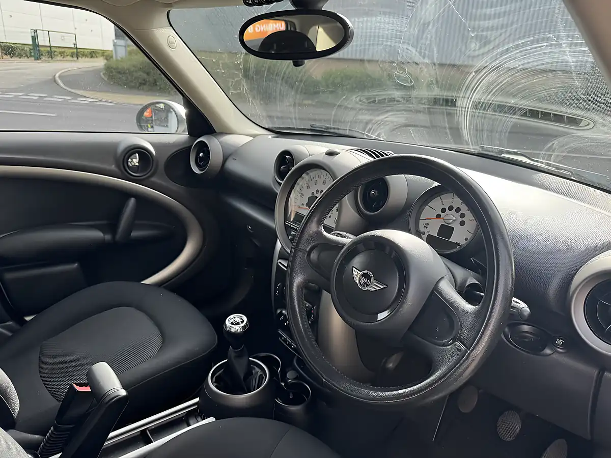 Used 2012 MINI Countryman Cooper Silver - Interior and Exterior details 9
