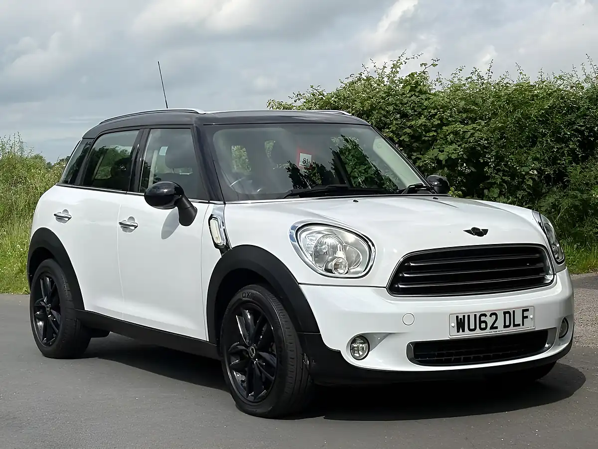 Used 2012 MINI Countryman Cooper White - Front View