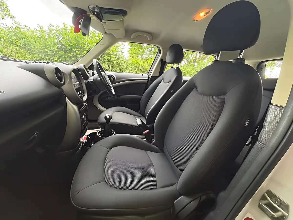 Used 2012 MINI Countryman Cooper White - Interior and Exterior details 11