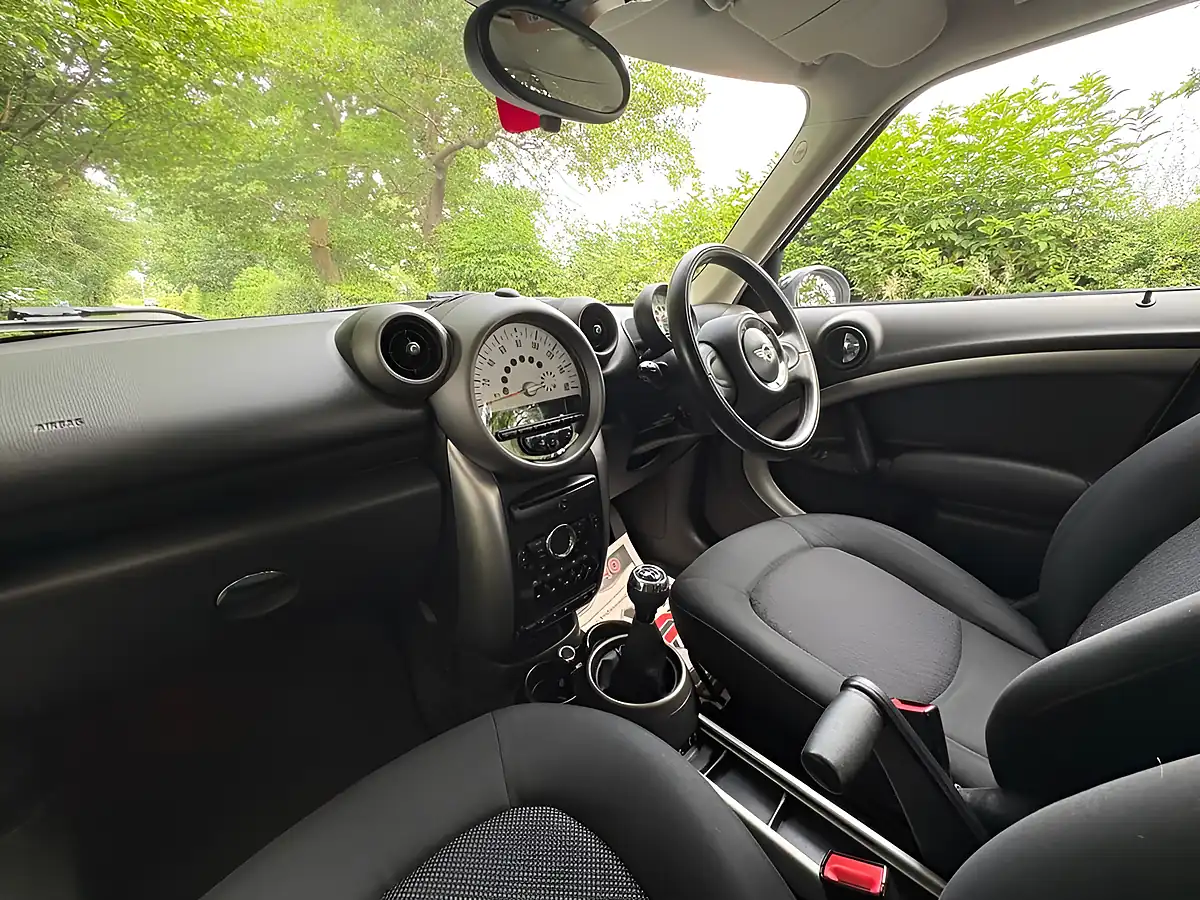 Used 2012 MINI Countryman Cooper White - Interior and Exterior details 12