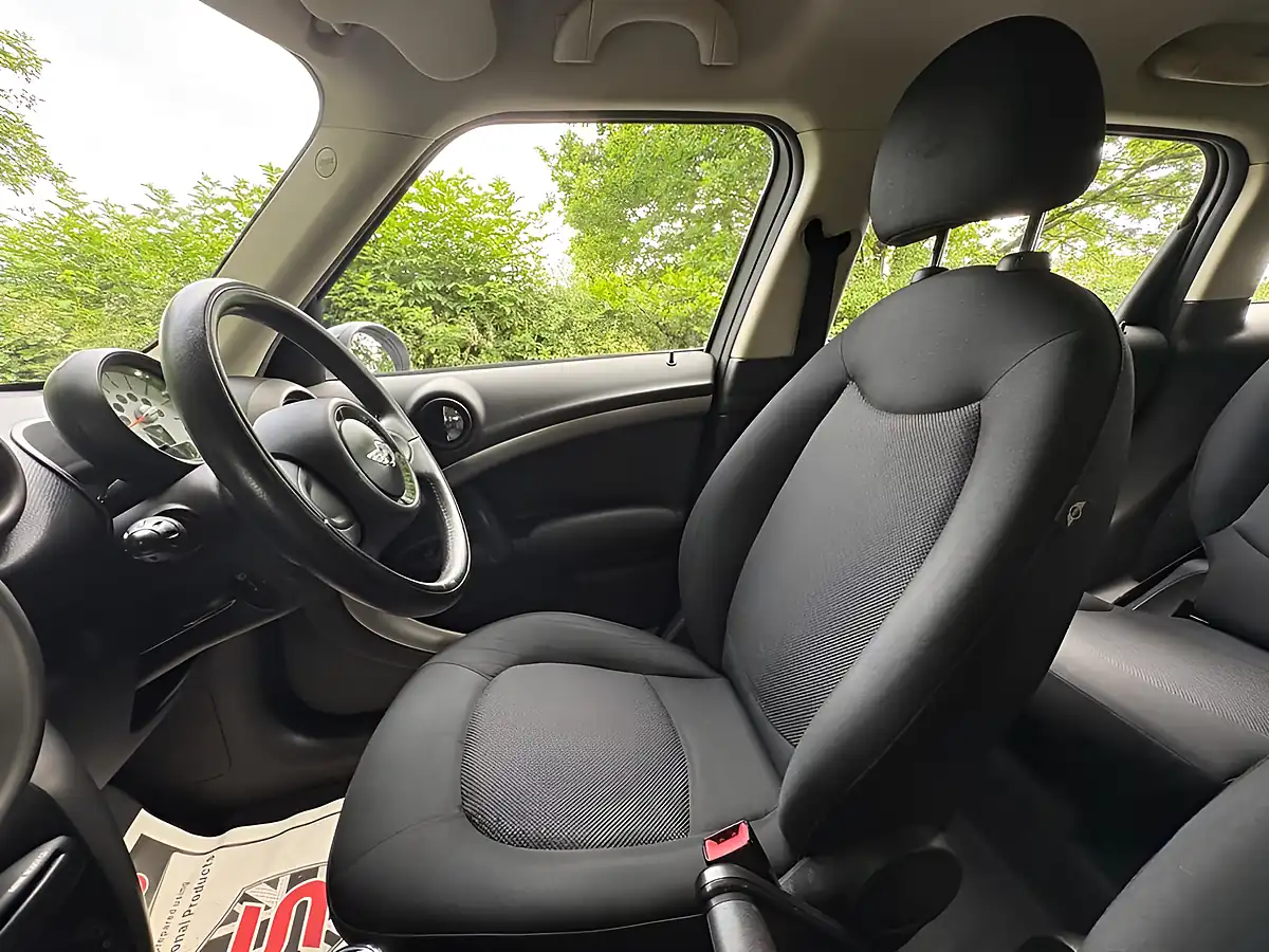 Used 2012 MINI Countryman Cooper White - Interior and Exterior details 13