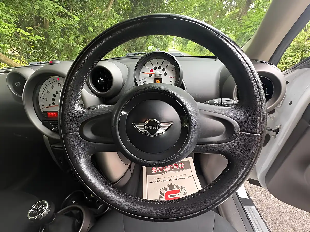 Used 2012 MINI Countryman Cooper White - Interior and Exterior details 20