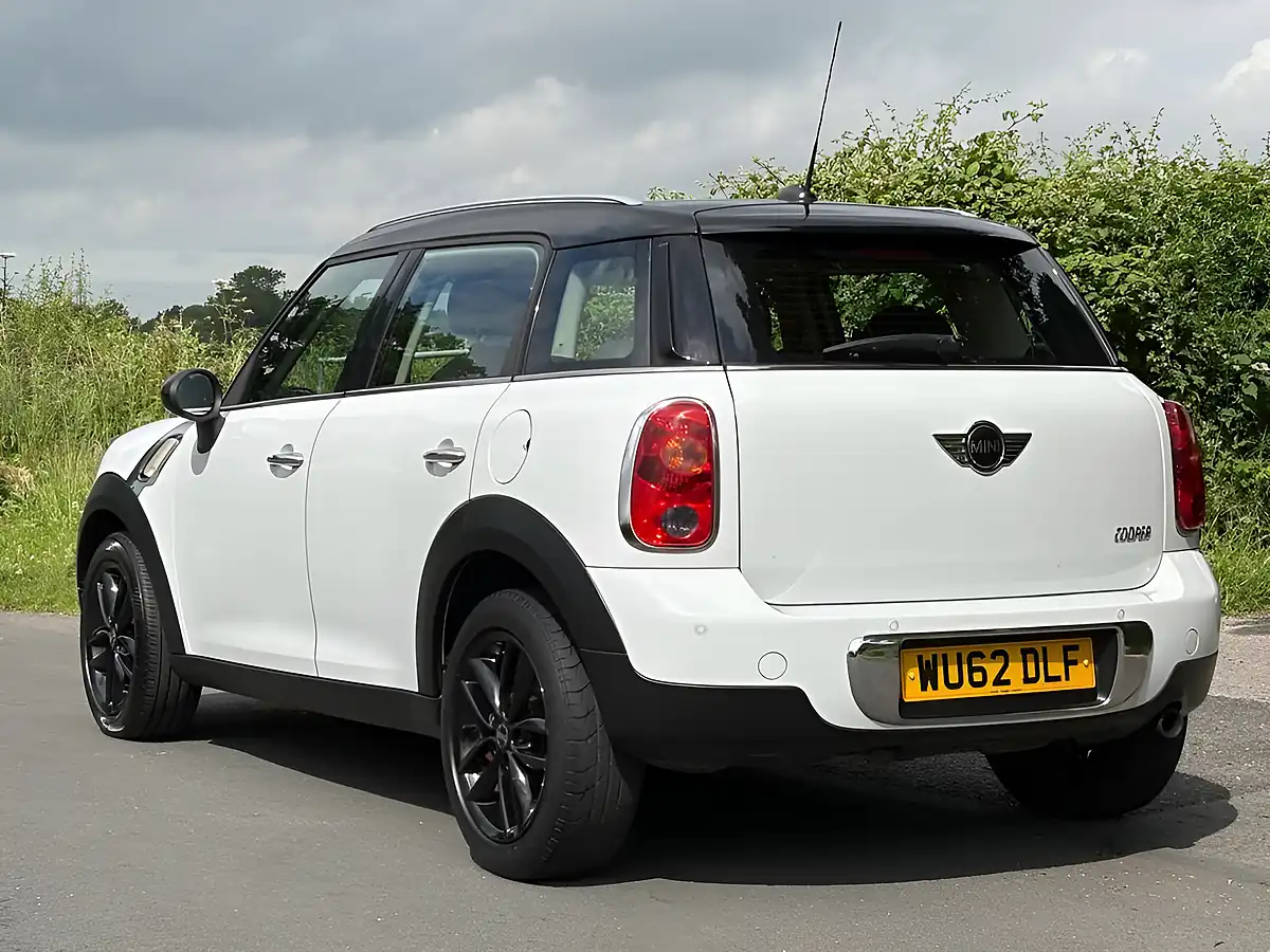 Used 2012 MINI Countryman Cooper White - Interior and Exterior details 6