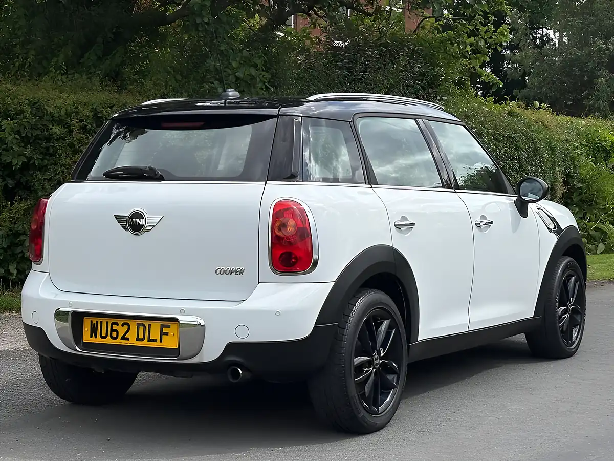 Used 2012 MINI Countryman Cooper White - Interior and Exterior details 8
