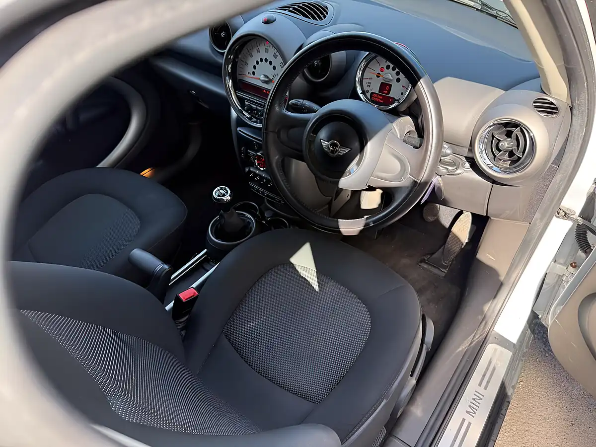 Used 2012 MINI Countryman Cooper White - Interior and Exterior details 10