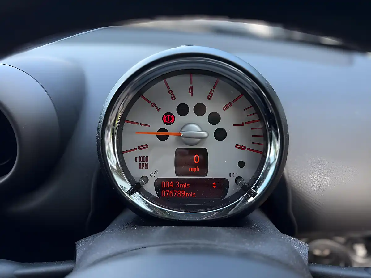 Used 2012 MINI Countryman Cooper White - Interior and Exterior details 15