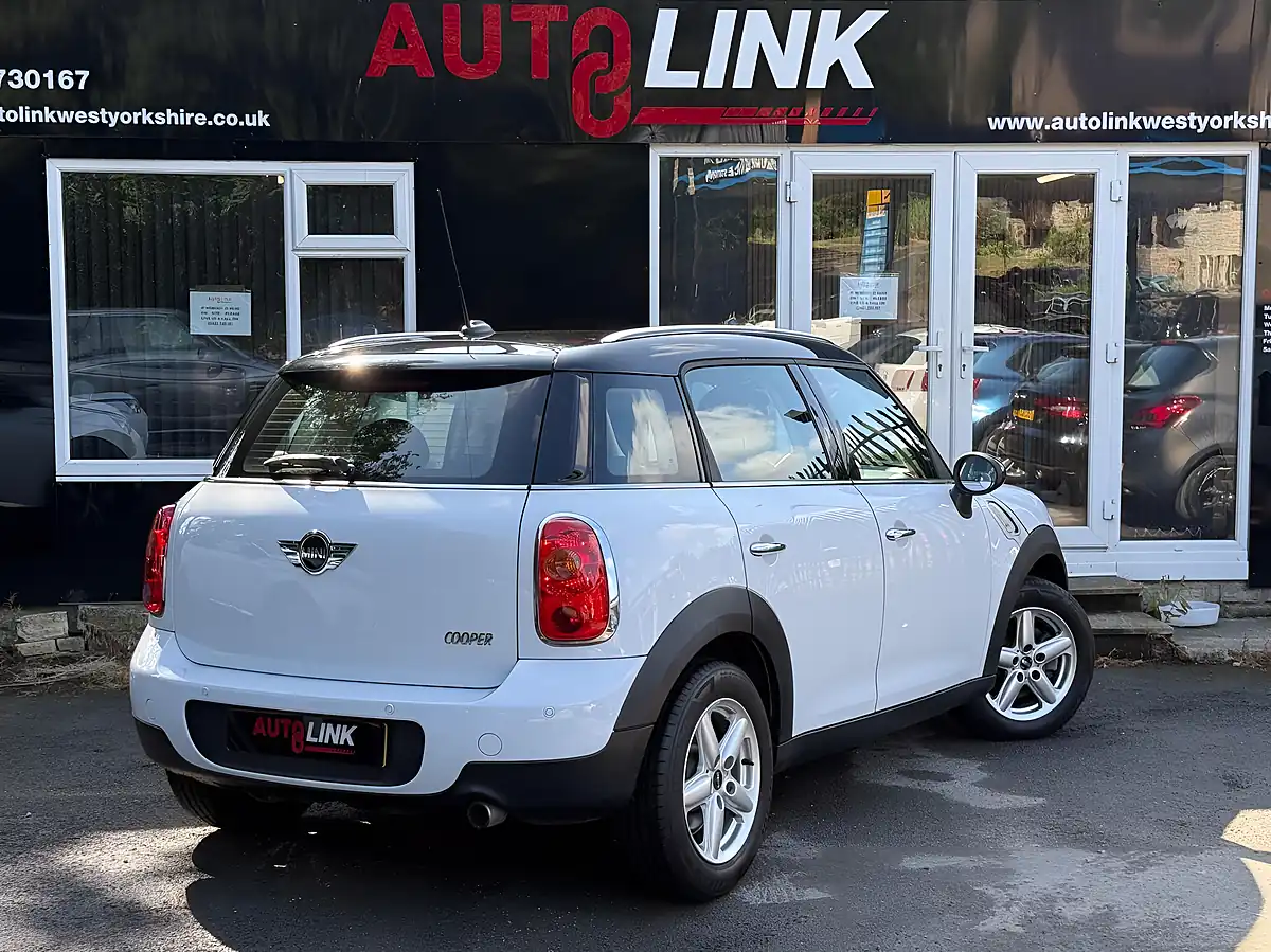 Used 2012 MINI Countryman Cooper White - Interior and Exterior details 4