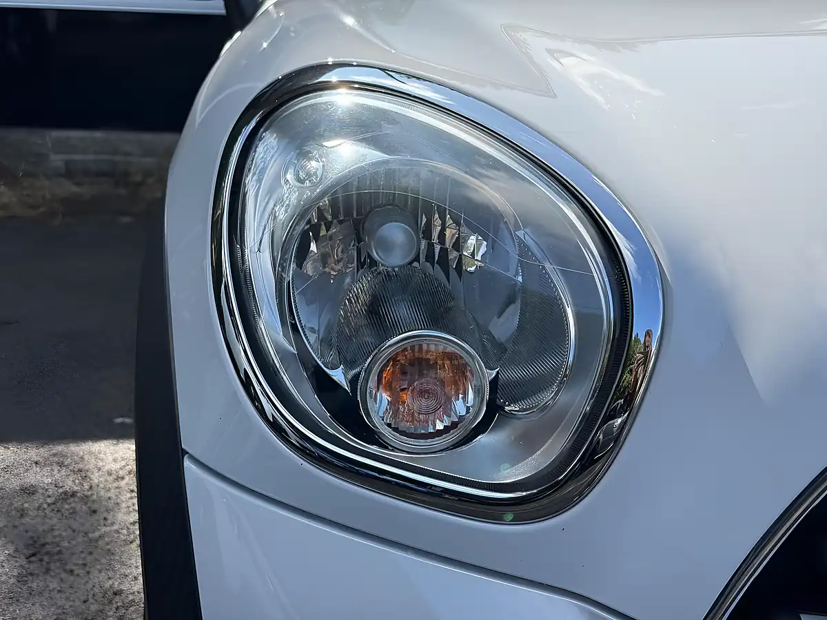 Used 2012 MINI Countryman Cooper White - Interior and Exterior details 6