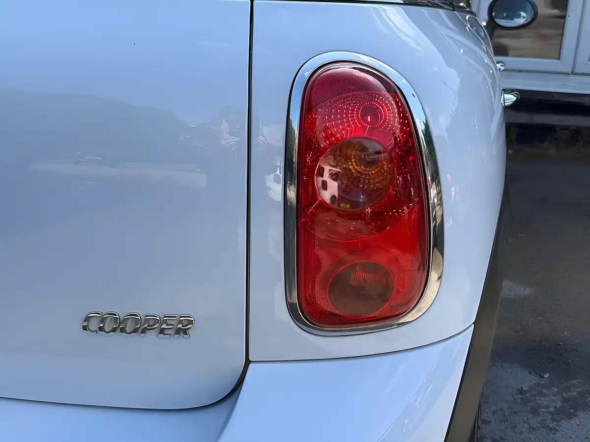 Used 2012 MINI Countryman Cooper White - Interior and Exterior details 8
