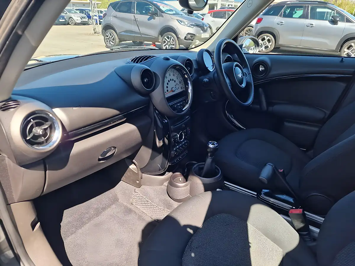 Used 2012 MINI Countryman One D Grey - Interior and Exterior details 16