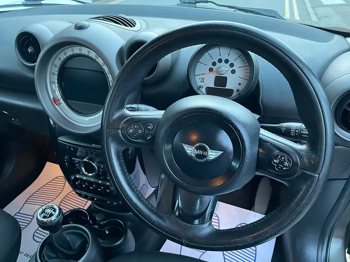 Used 2012 MINI Countryman One D Grey - Interior and Exterior details 10