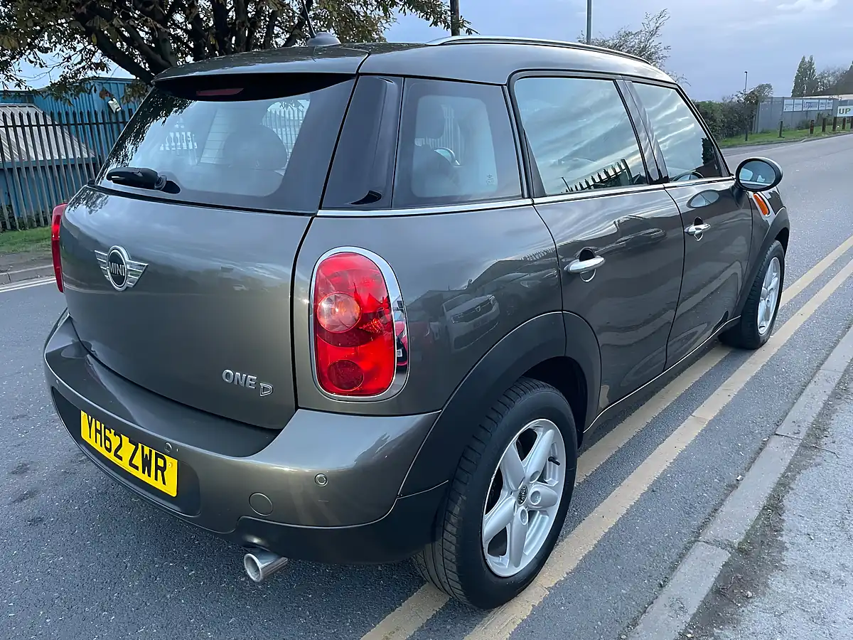 Used 2012 MINI Countryman One D Grey - Interior and Exterior details 4