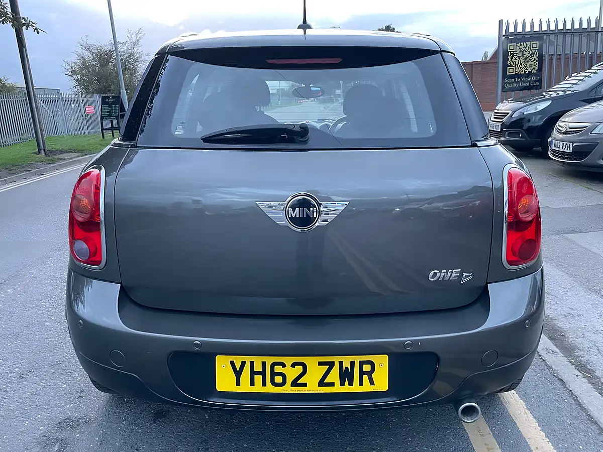 Used 2012 MINI Countryman One D Grey - Interior and Exterior details 8