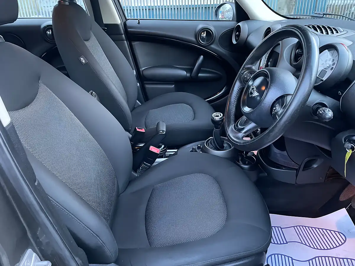 Used 2012 MINI Countryman One D Grey - Interior and Exterior details 9