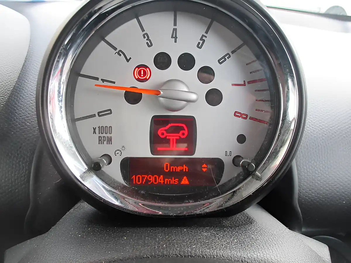 Used 2012 MINI Countryman One White - Interior and Exterior details 9