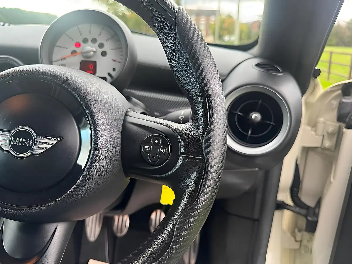 Used 2012 MINI Coupe Cooper S White - Interior and Exterior details 16