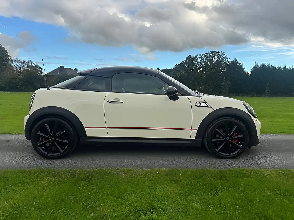 Used 2012 MINI Coupe Cooper S White - Interior and Exterior details 2