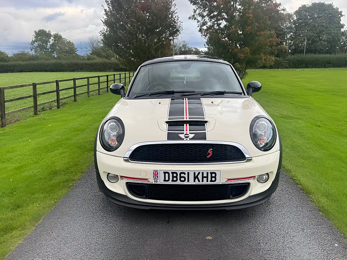 Used 2012 MINI Coupe Cooper S White - Interior and Exterior details 9