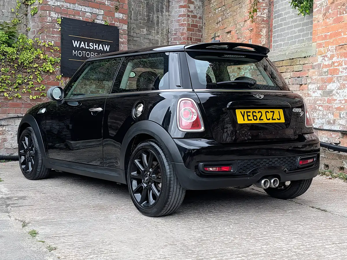 Used 2012 MINI Hatch Bayswater Black - Interior and Exterior details 10