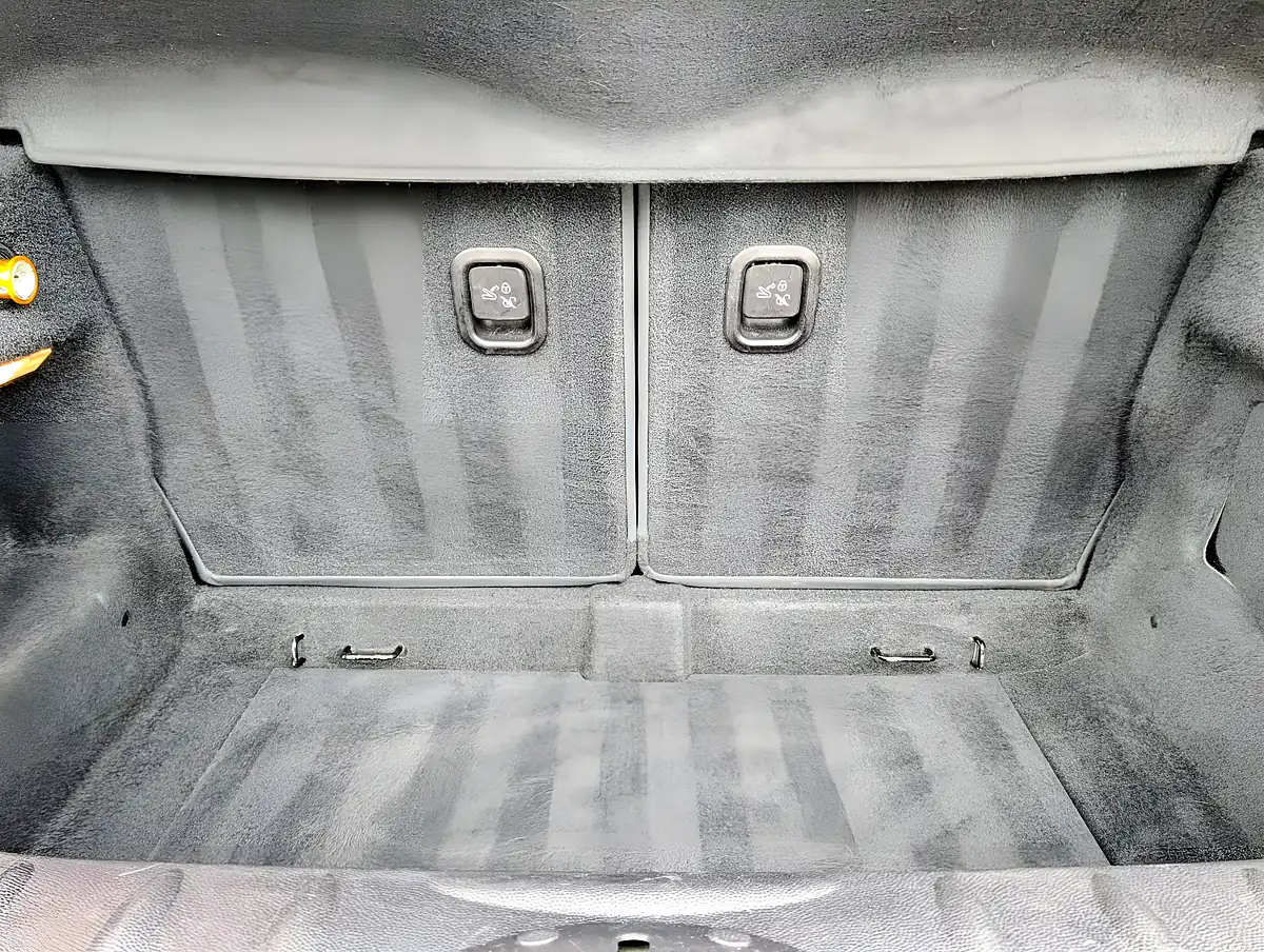Used 2012 MINI Hatch Bayswater Black - Interior and Exterior details 15