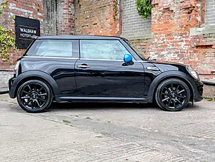 Used 2012 MINI Hatch Bayswater Black - Interior and Exterior details 4